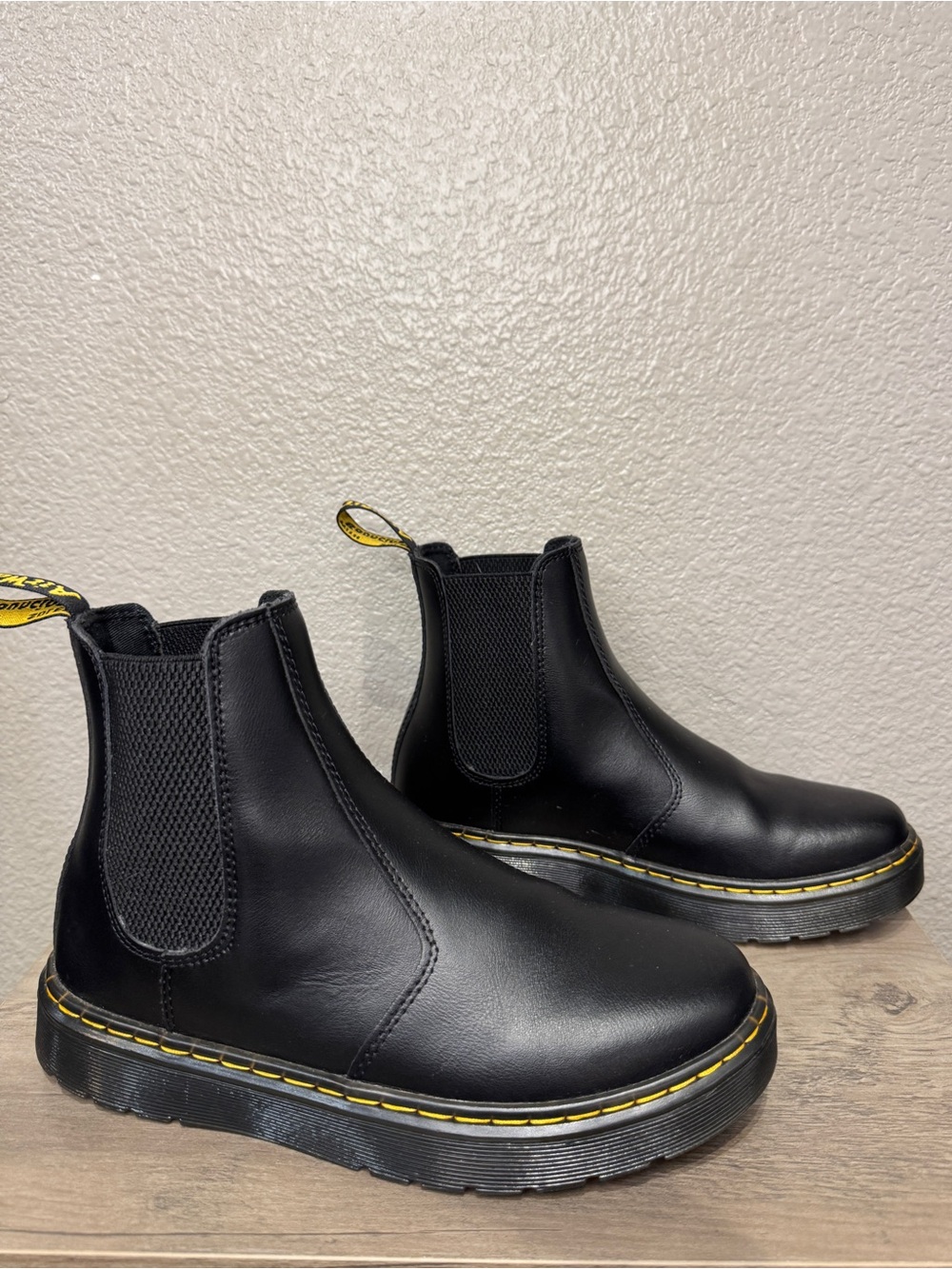 Dr. Martens 2976 Smooth Leather Chelsea Boots Black Women’s US 7 Ankle Boot